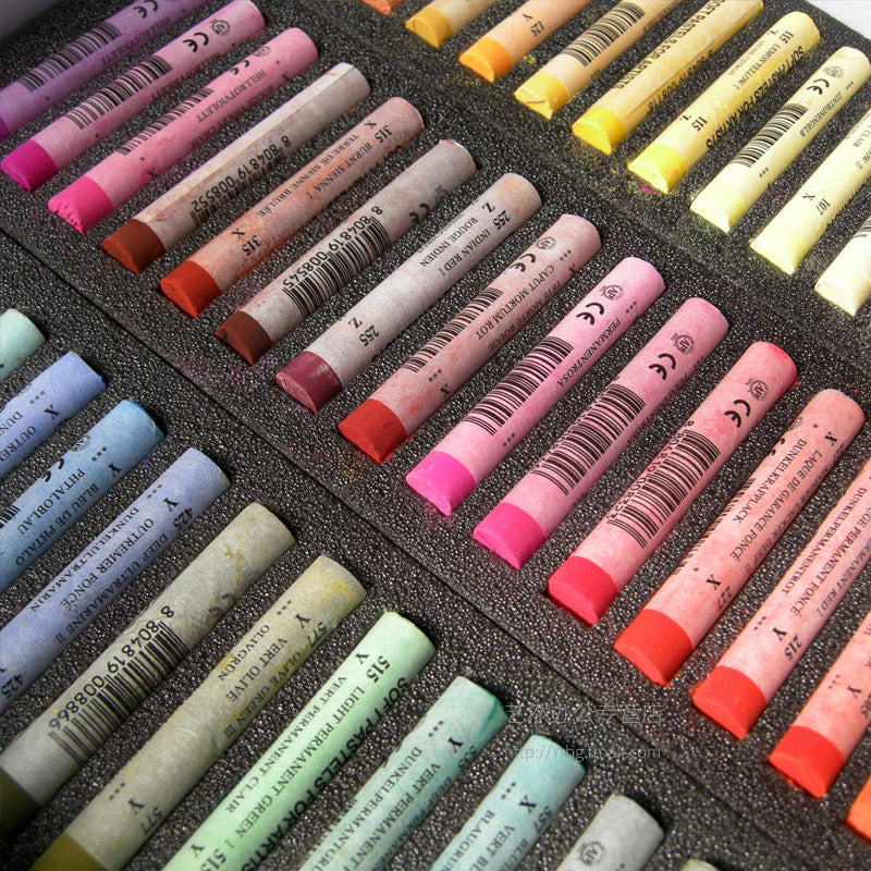 Soft Pastels set of 160 colours with wooden case